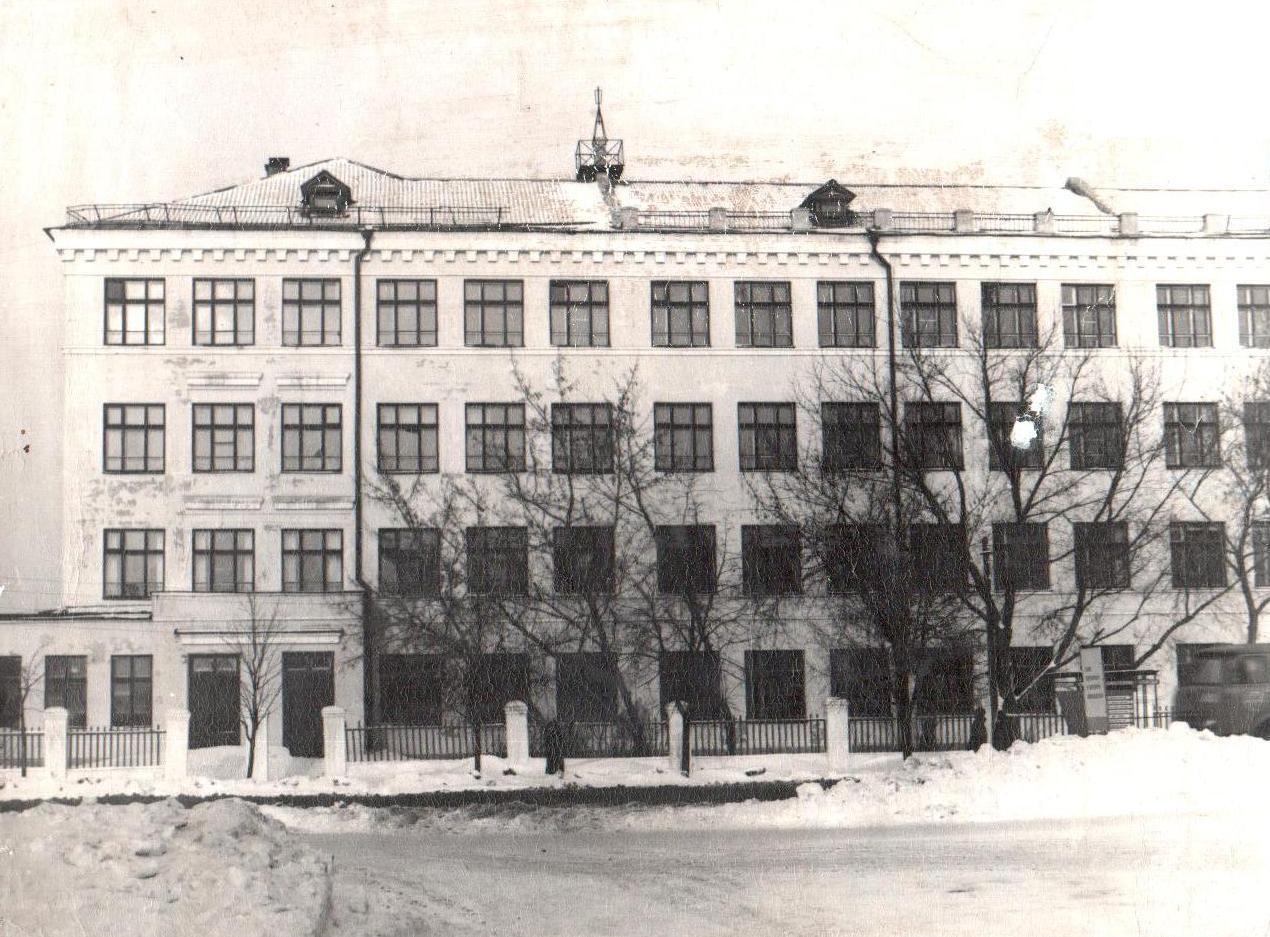 школа № 81 в 50-60 годы